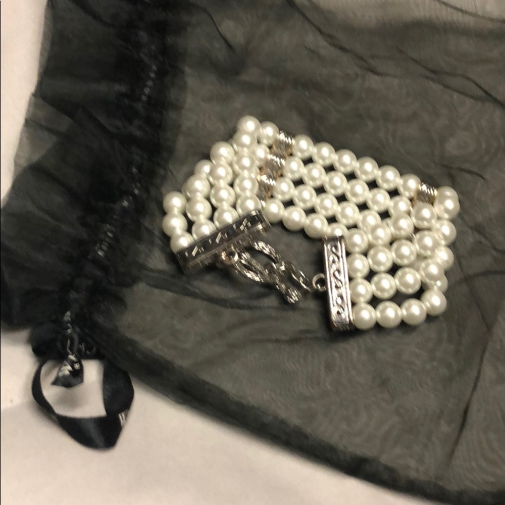 WHBM bracelet - Picture 2 of 4